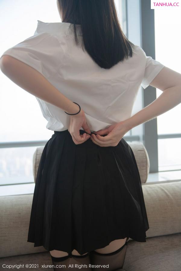 一颗甜蛋黄a  [XiuRen]高清写真图 2021.10.12 No.4049 一颗甜蛋黄a第22张图片